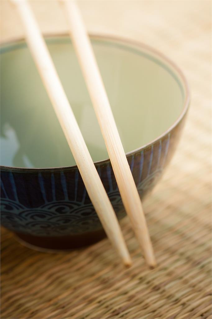 「這材質筷子」比馬桶蓋骯髒7倍！網秒改用「免洗筷」醫：又毒又髒…