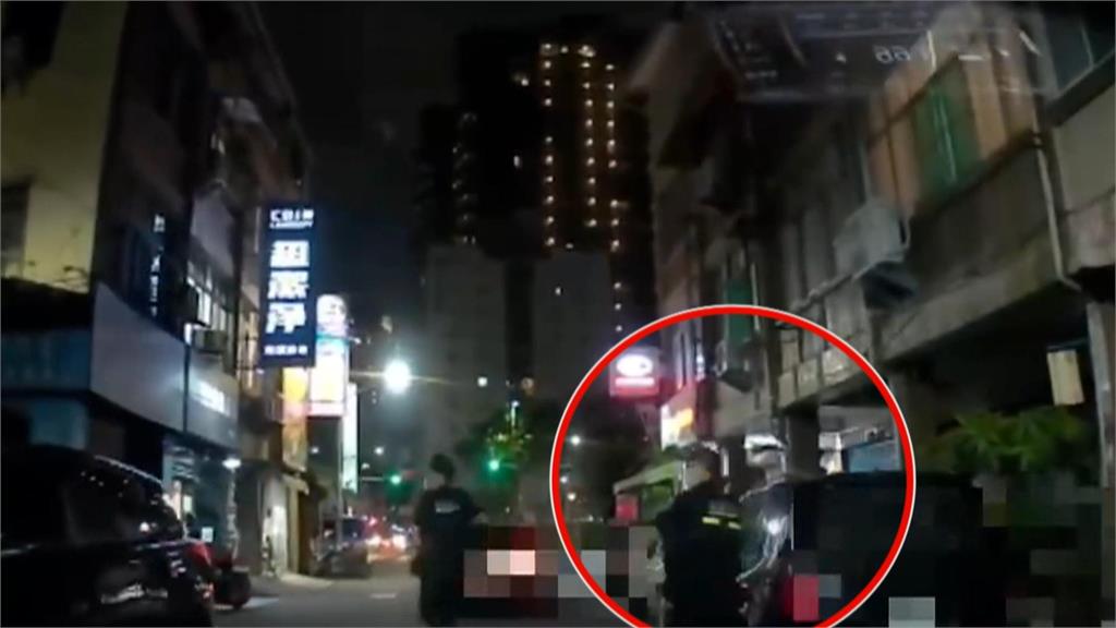 警匪巷弄百米追逐戰 毒犯躲雜物堆仍被特勤揪出