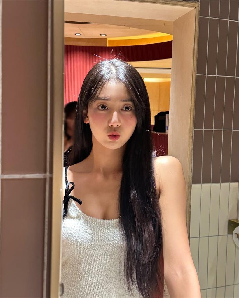 髮香來尬聊(圖影)／「九頭身女神」睦那京來了！大秀中文向粉絲們拜年