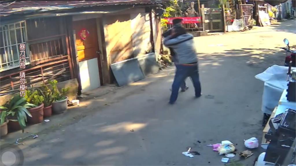 借錢被拒暴怒！新店男持刀揮砍　友人頭部20公分刀傷、警循線逮人