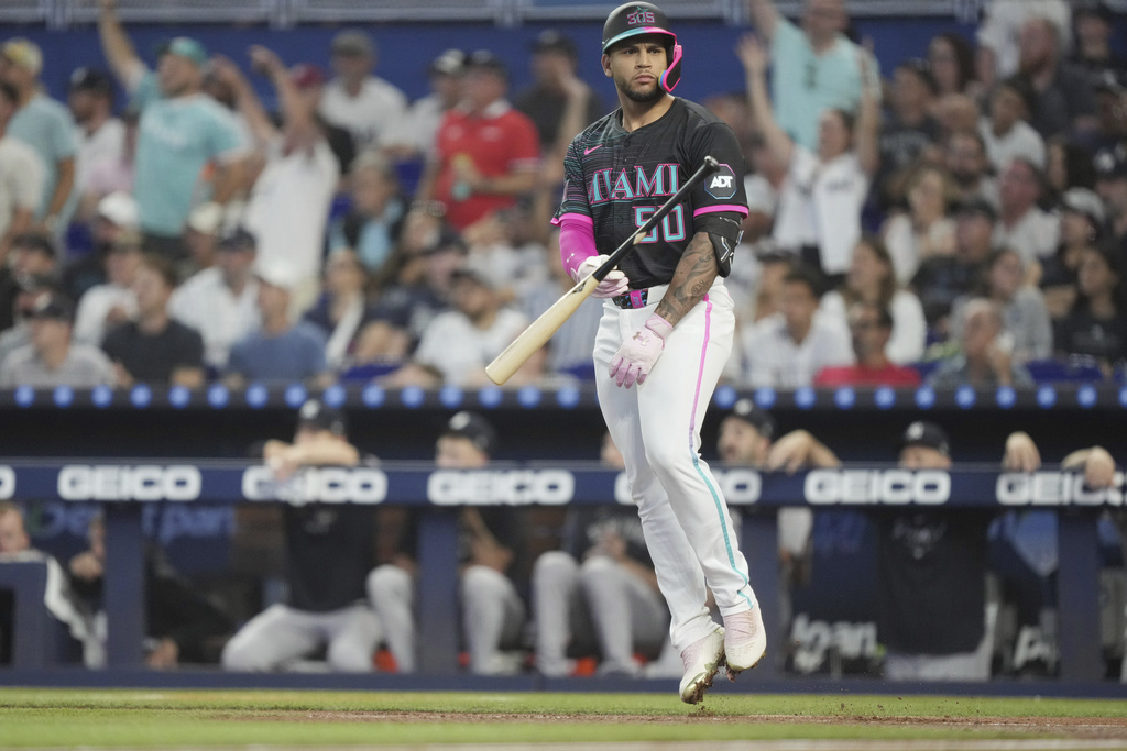 MLB(影)/棒打前東家! 馬林魚年輕好手單場雙響砲重創洋基
