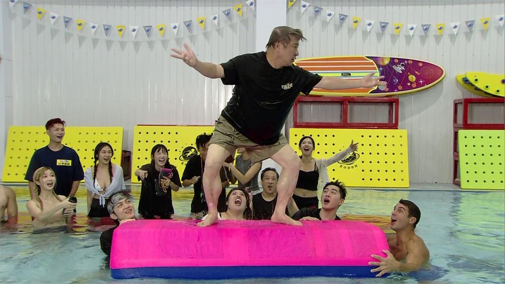 胡瓜挑戰誇下海口「我十秒完成」!下一秒直接摔在郭忠祐身上