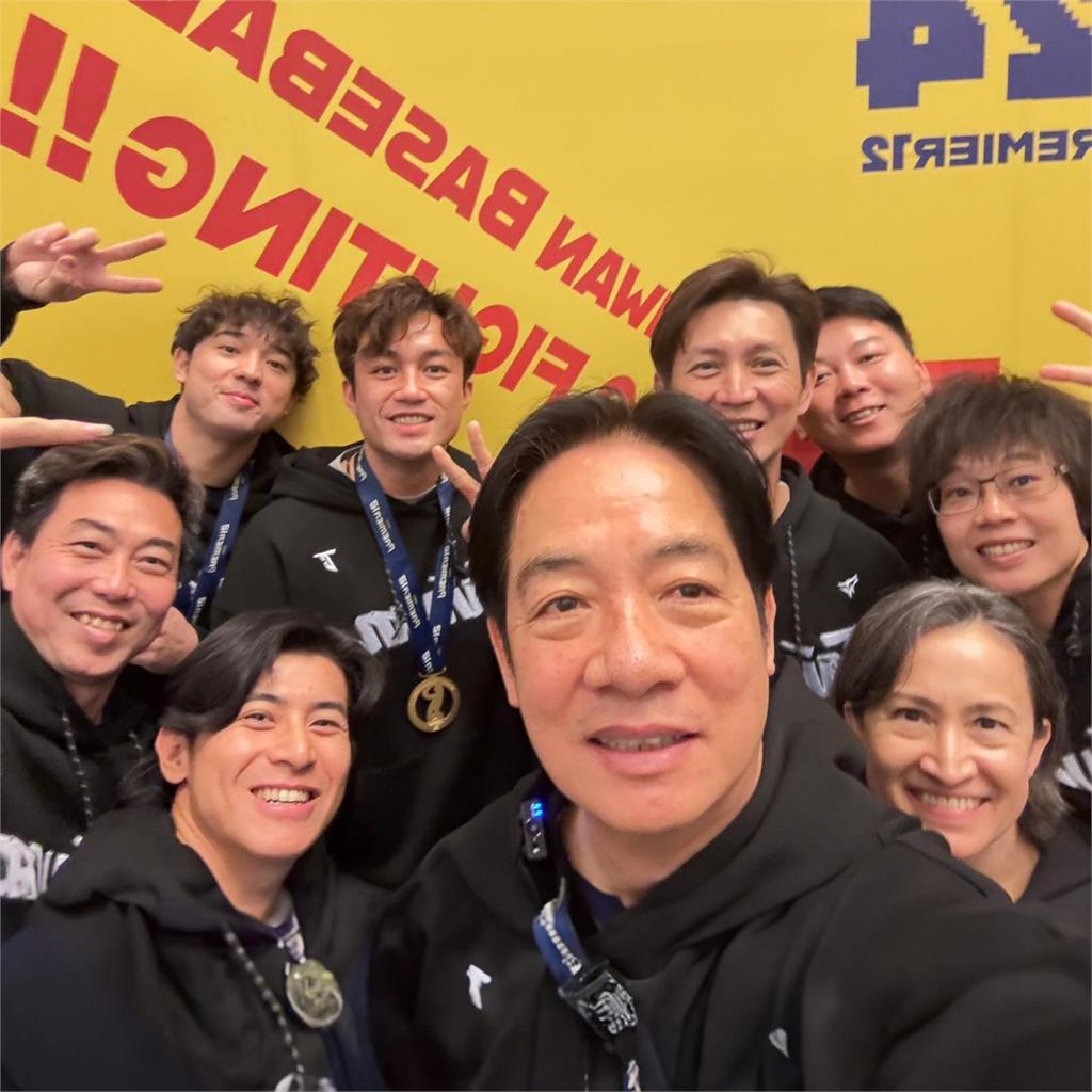 賴清德PO「年度最自肥自拍照」嗨爆!合體台灣隊喊「這句」蔡英文回應了