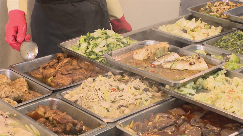 台北佛心店家+1!羊肉炒飯免百元「高麗菜塞好塞滿」在地人讚:該衝了