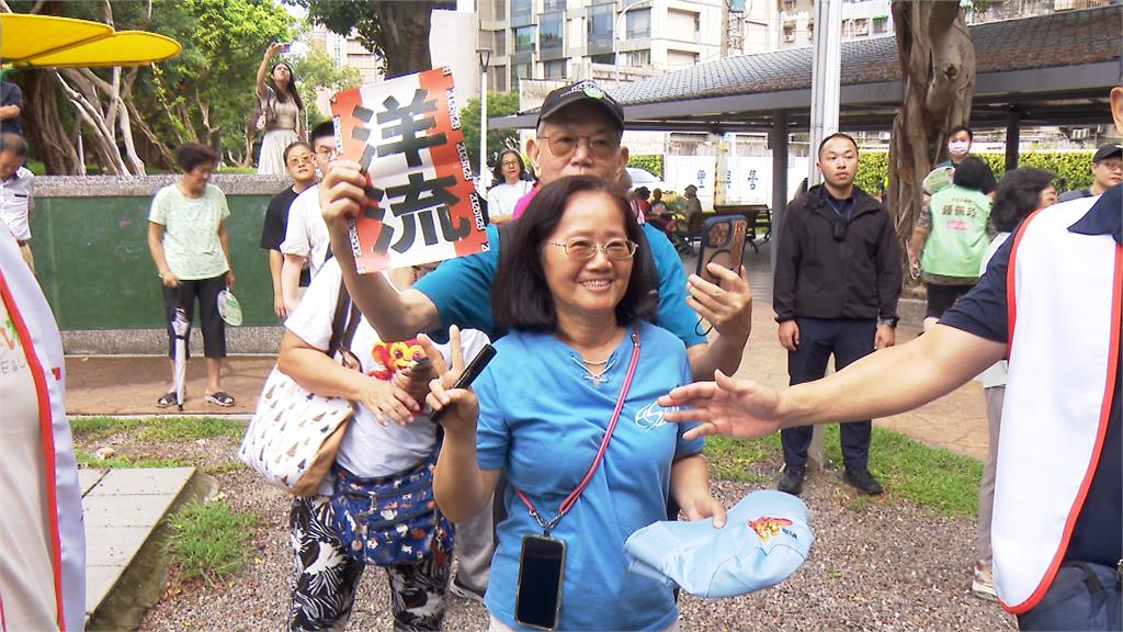 曝婆婆為看沈伯洋天天拉筋練身體　親子天下創辦人讚「特效藥」