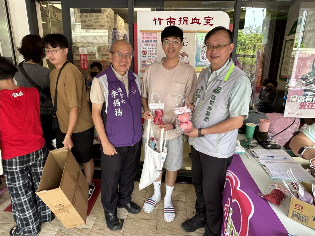 快新聞/熱血一夏!綠苗栗黨部合辦捐血活動 募得284袋熱血創史上第二高