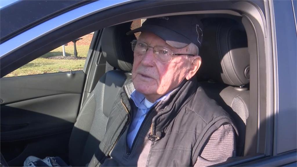 91歲「外送員」每天開車送餐　送暖鎮上60位銀髮族