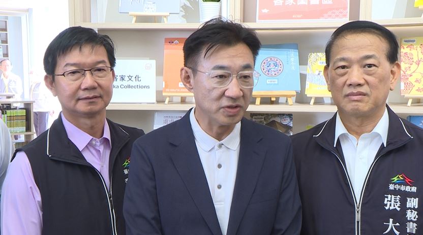辯論卡關!江啟臣拋英文問答 網友狠酸在偷臭盧秀燕、蔣萬安