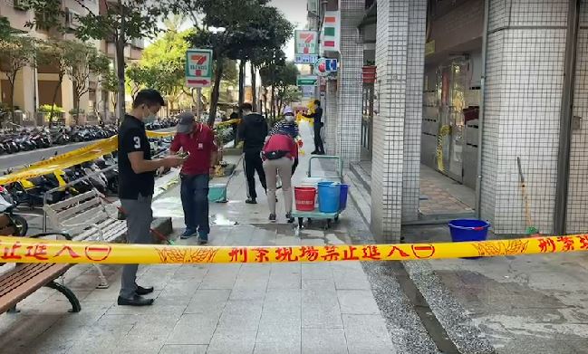 快新聞／不爽被勸戴口罩「3刀刺死代班店員」　桃園男進警局前腿軟跪地