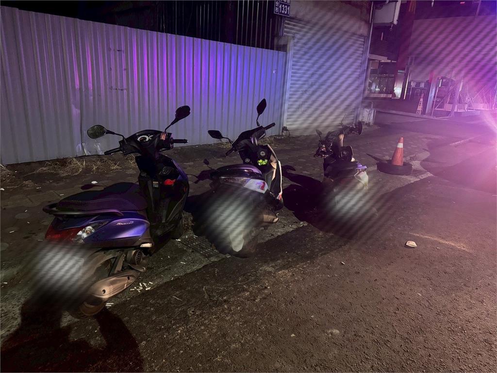 路況不熟？疲勞駕駛？　休旅車連掃倒4機車