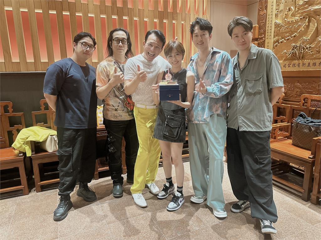 宮廟正妹「現身大庄媽進香活動」本尊竟是王瞳!「突被包圍慶生」願望全說了