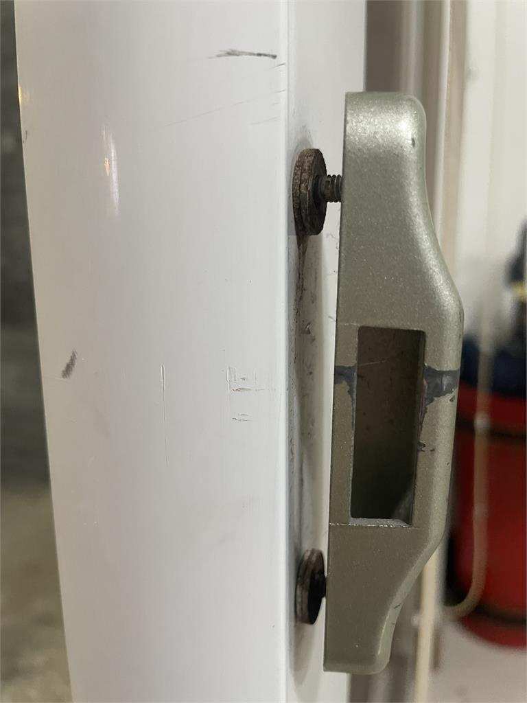 快新聞/莊瑞雄東港服務處「門鎖遭破壞」!男子潛入翻箱倒櫃 下場曝光了