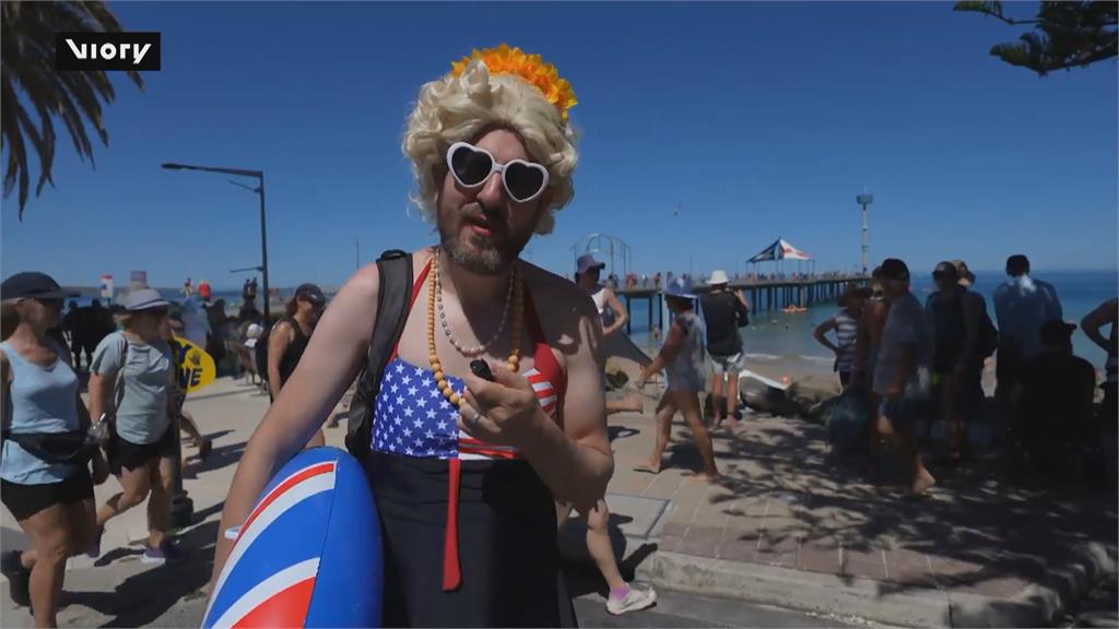變裝性感女神做公益　「瑪麗蓮夢露」擠滿澳洲碼頭
