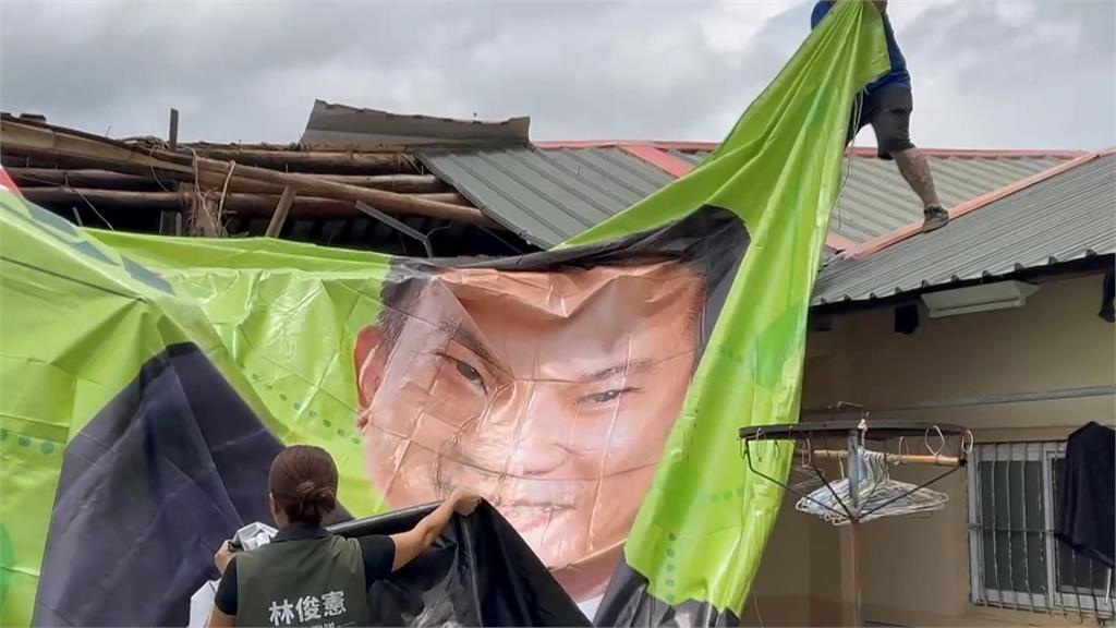 林俊憲捐廣告帆布助暫遮風避雨　網友笑：裝錯面他就盯著你睡覺