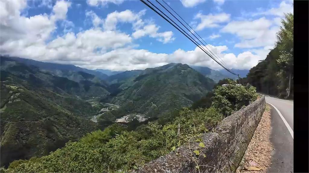 避暑好去處!他在拉拉山享「森林之旅」 網看沿途風景:勾起美好回憶