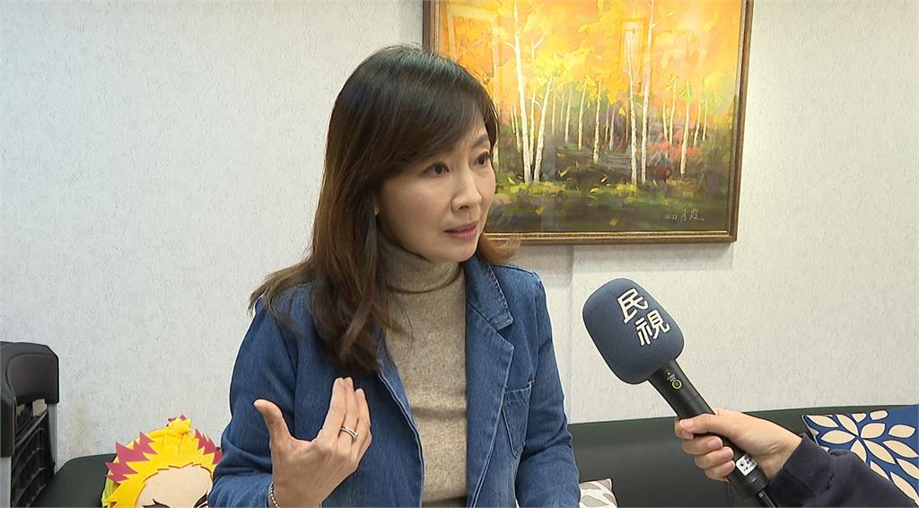 萬老師怒了! 不滿藍白「為所欲為」 郭昱晴拍桌痛罵