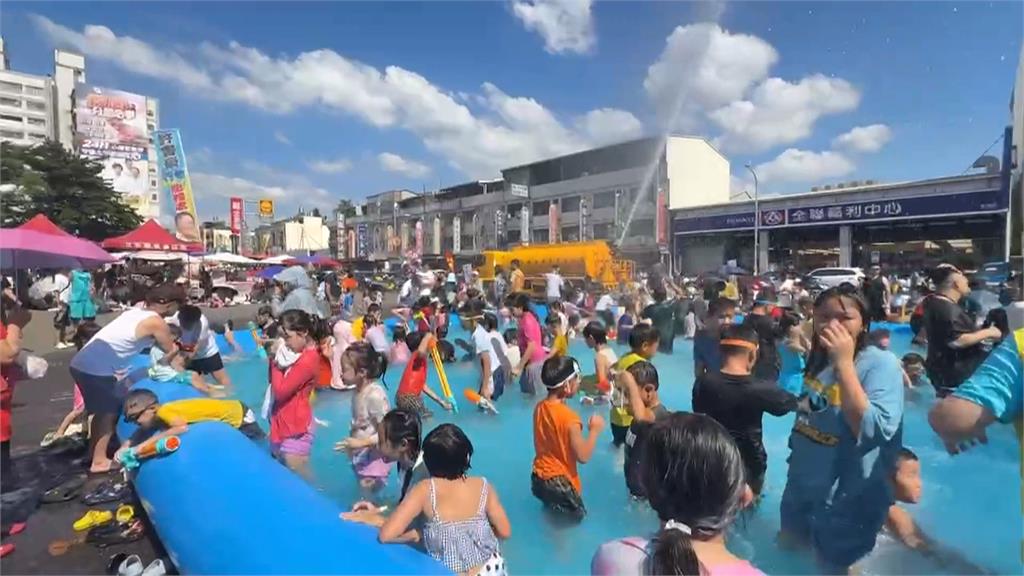 烤番薯!台中親子戲水活動 溜氣墊城堡消暑氣