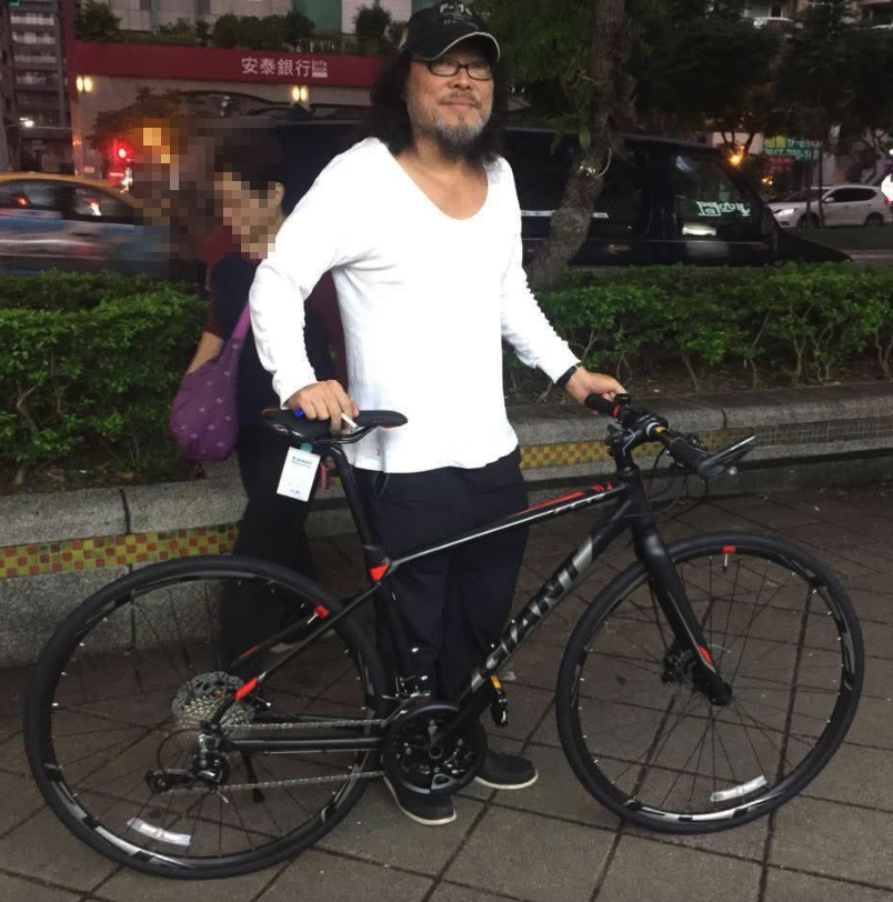 天母阿北「手推鐵馬」竟是72歲張菲!衛生衣穿出門「神隱7年」現況曝