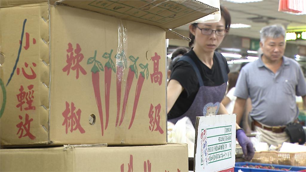 小辣椒一週漲近1倍！　本土產量少　菜販：受毒油影響進口貨卡海關