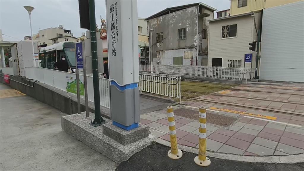 走在輕軌軌道上不滿被叭　男子等車進站飆罵司機員