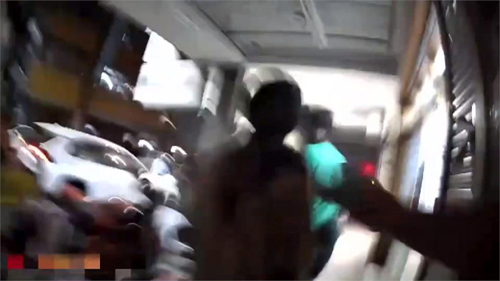 直播賣佛具竟亮槍秀彈匣涉嫌恐嚇！　警火速逮人