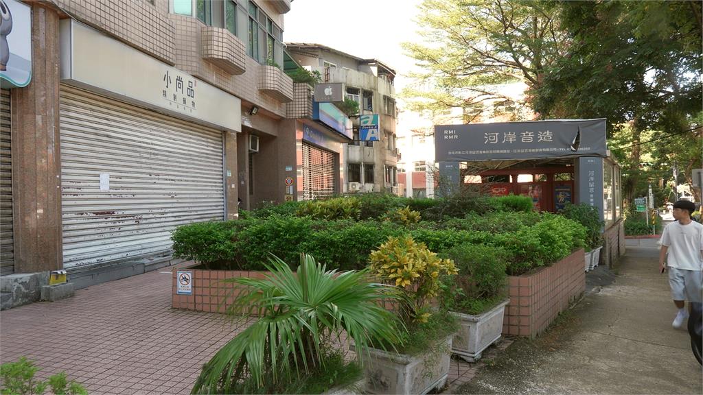 鼠亂!新莊棒球場老鼠球場狂奔 師大商圈鍋吃一半「鼠從天降」