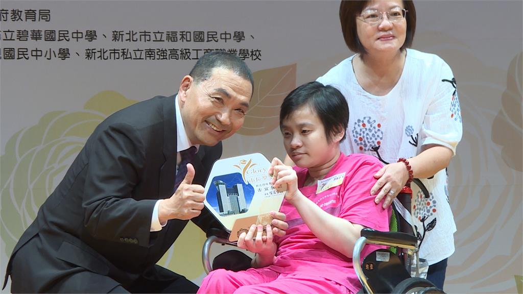 國防政見被控抄襲柯文哲 侯友宜「五字」回擊