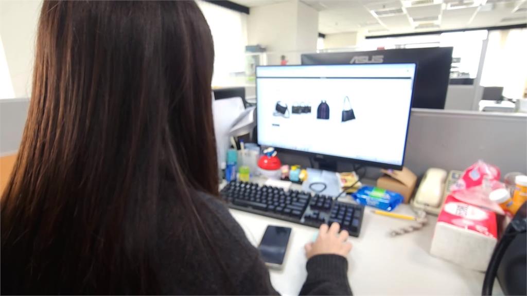 網購美品牌皮夾藏「停車發票」　民眾質疑賣二手退貨品