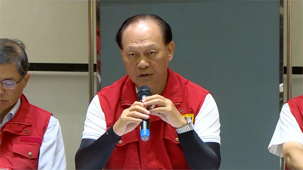 「勺子超人」集結光復! 力拚清完災區側溝