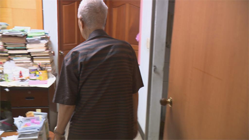 97歲翁實踐「活到老學到老」 學用電腦、持續閱讀自修中西醫