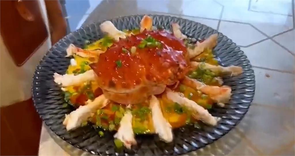 小孩比賽廚藝！中國家長買「帝王蟹」挨轟炫富：沒特別貴就1千人民幣
