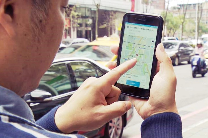 喝醉找台中代駕「表定10分被收4千」她嚇壞　細節曝網全挺駕駛：奧客