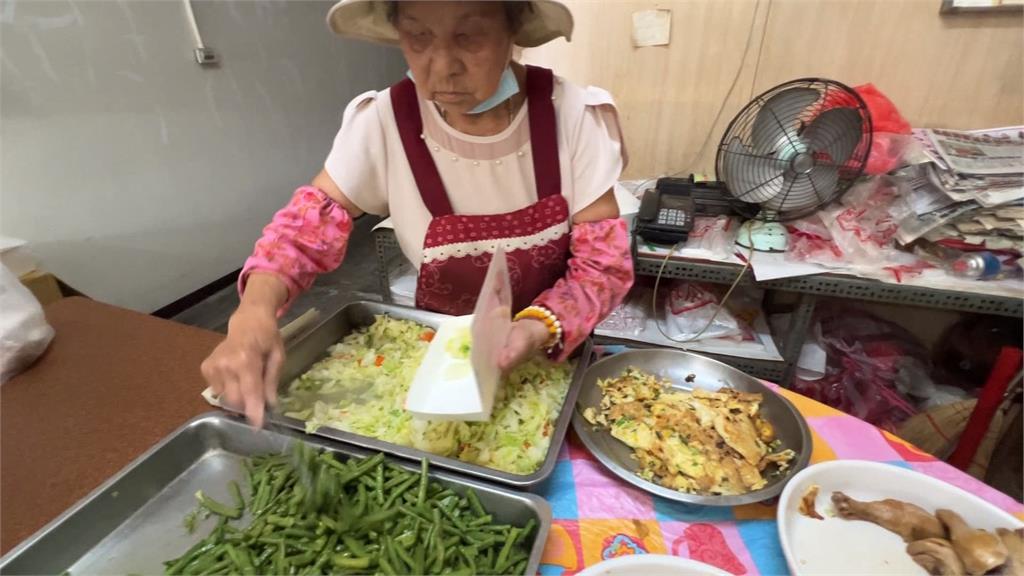 只要銅板價！北港４菜1魚1肉便當超佛心　84歲老闆娘：吃飽開心就好