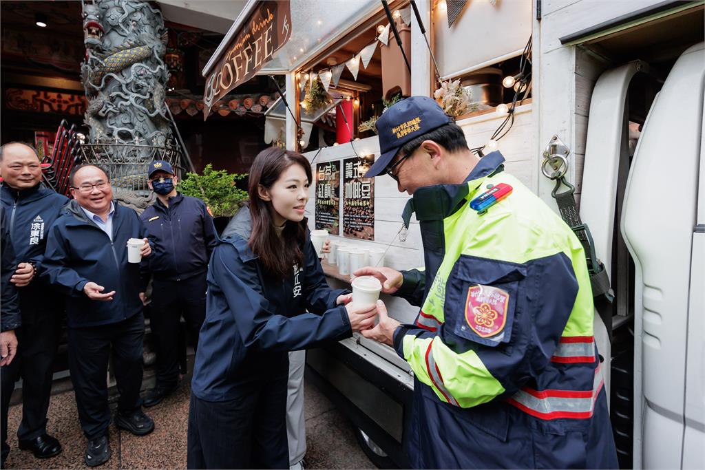 竹市5,000元消費金今實體發放 高虹安市長發出全市首份紅包