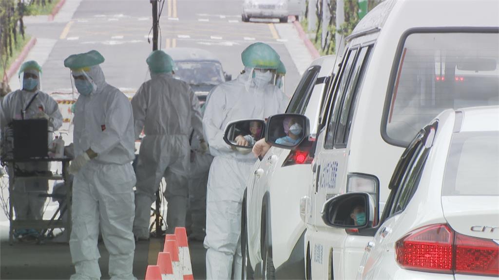 台北市車來速PCR第2天 須預約排隊車流減少