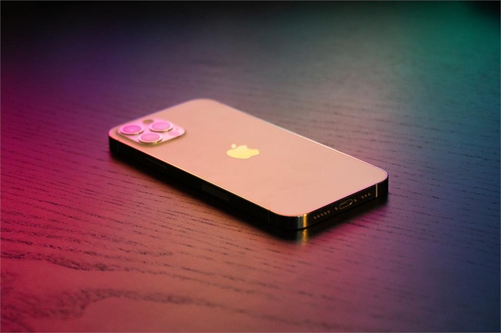和碩崑山、上海iPhone代工廠宣布停工！郭明錤：不利下半年出貨量
