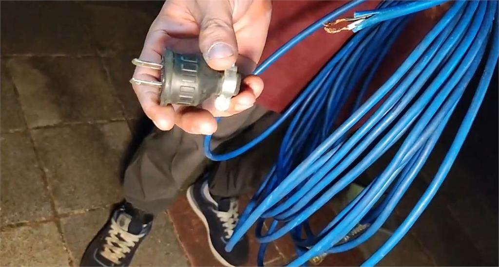 快新聞/驚魂記!台中親子活動「充氣城堡」洩氣倒塌 釀男童右腳挫傷