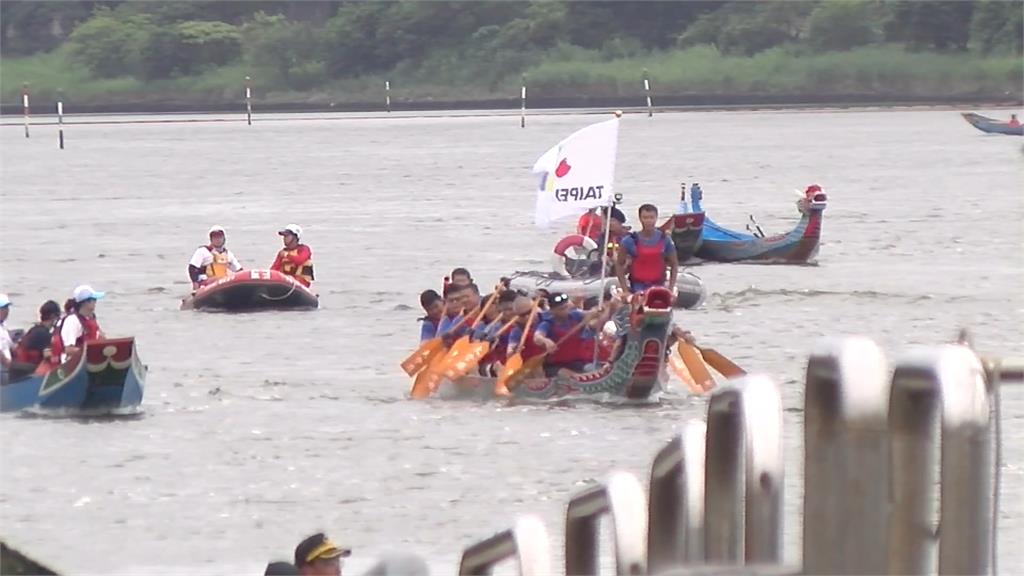 台北國際龍舟錦標賽登場　蔣萬安領軍下水比賽