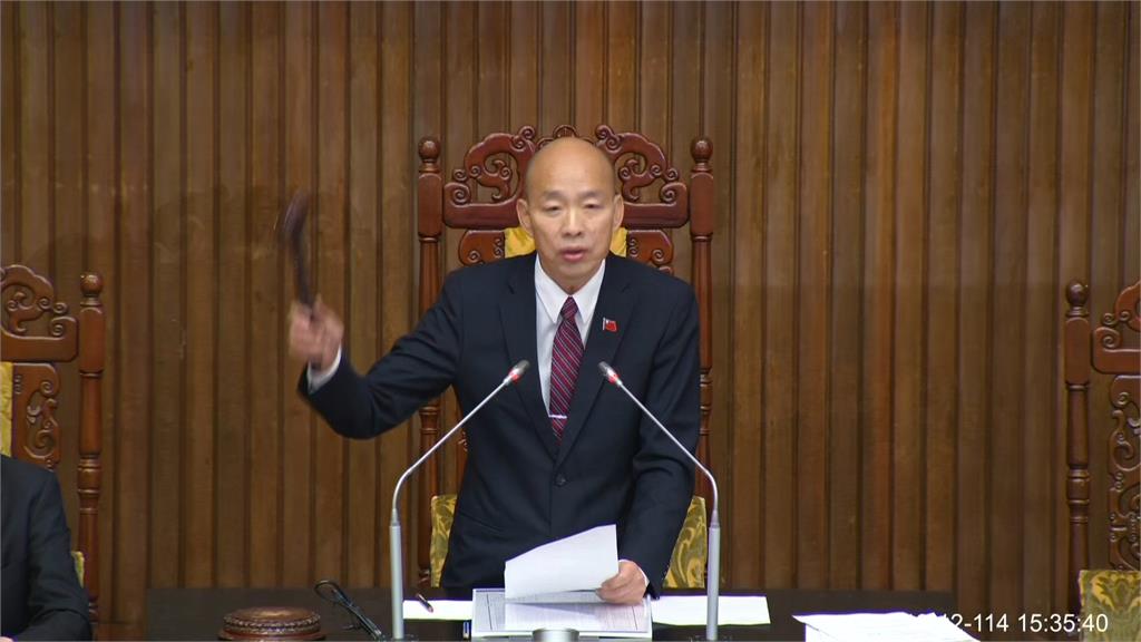 停砍年金三讀！回溯自113年起適用　綠嗆：從老百姓口袋多拿稅金