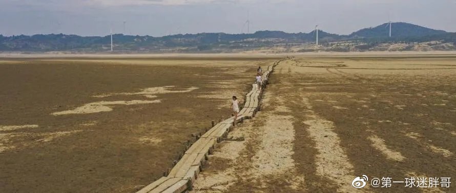 鄱陽湖嚴重乾旱「湖區縮水」！2930公尺明代「千眼橋」真容曝光