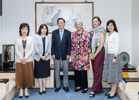 【淡江傳真】【淡江熊貓講座】擁9項榮譽教授職的Sonia Nieto揭示多元文化教育價值