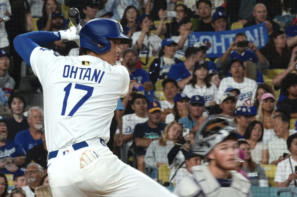 MLB(影)／大谷翔平開轟後換新的「高球推桿」慶祝動作！原來是這個原因