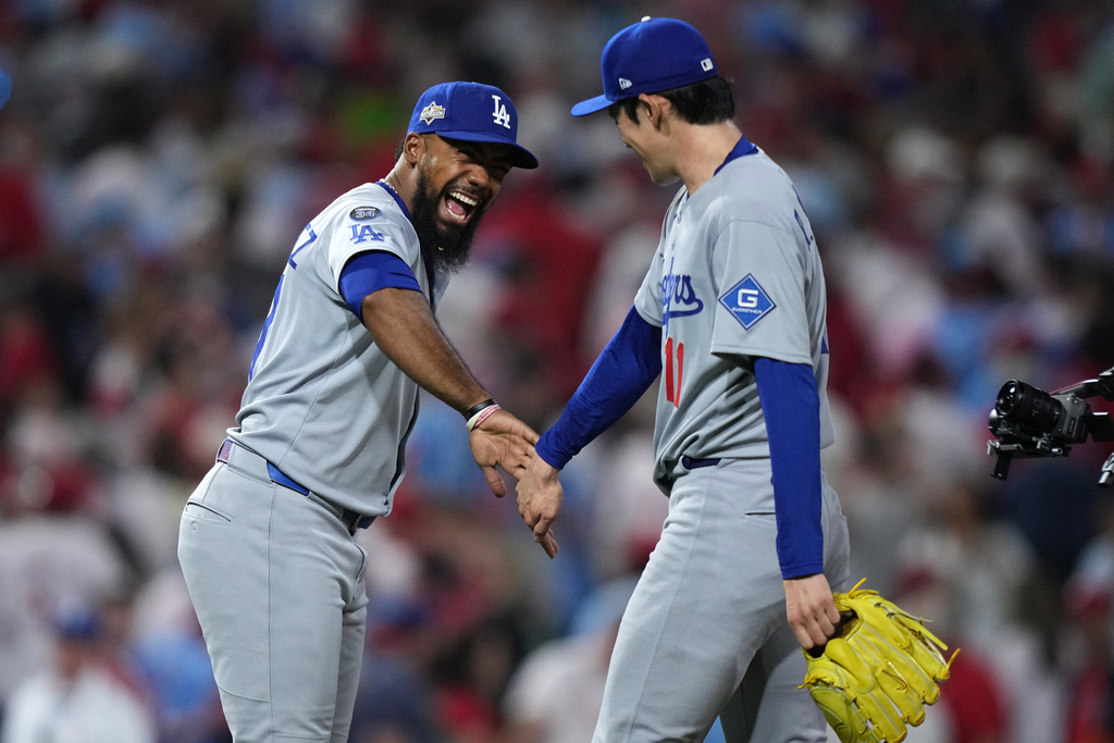 MLB(影)／別再說佐佐木朗希不行了！擔任終結者飆出163公里速球幫學長拿下勝投