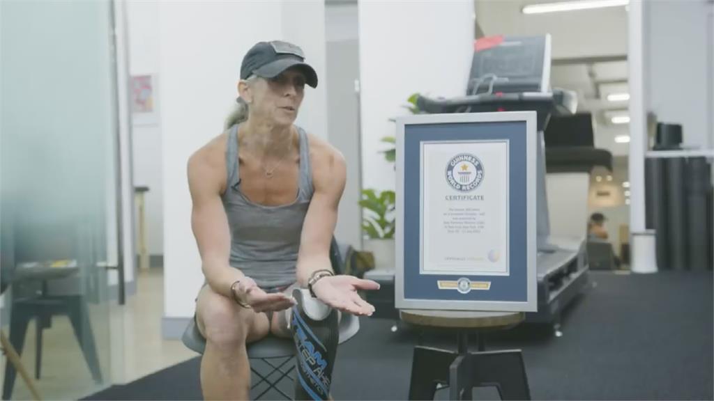 22小時跑100英里　48歲獨腳媽咪拚世界紀錄