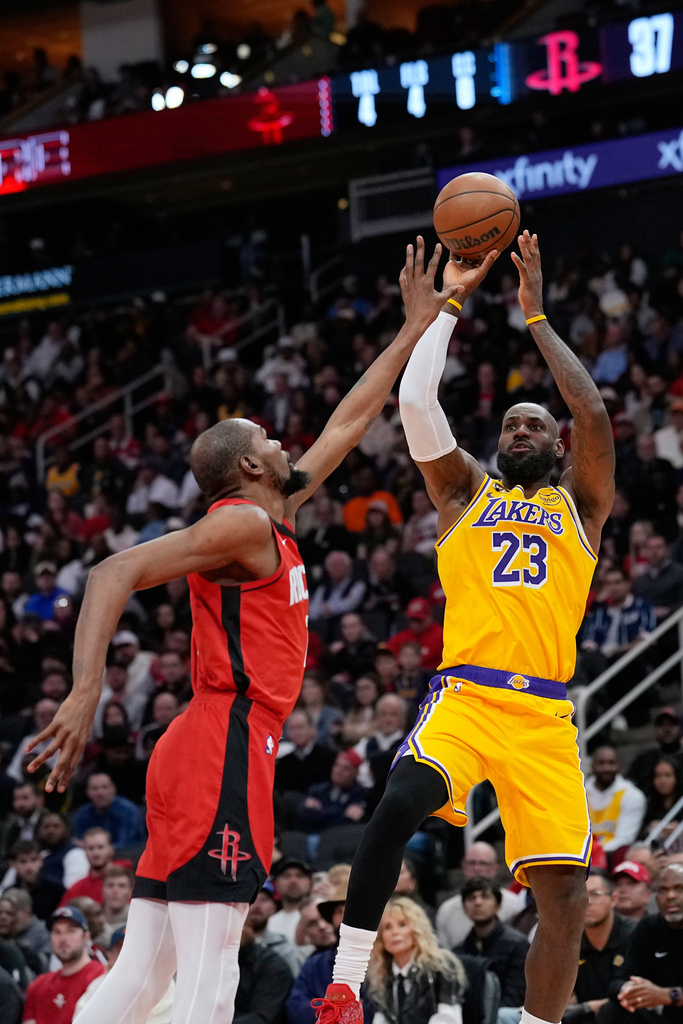 NBA(影)/詹皇將對決「死神」!兩人季後賽生涯首度不是在總冠軍賽碰頭