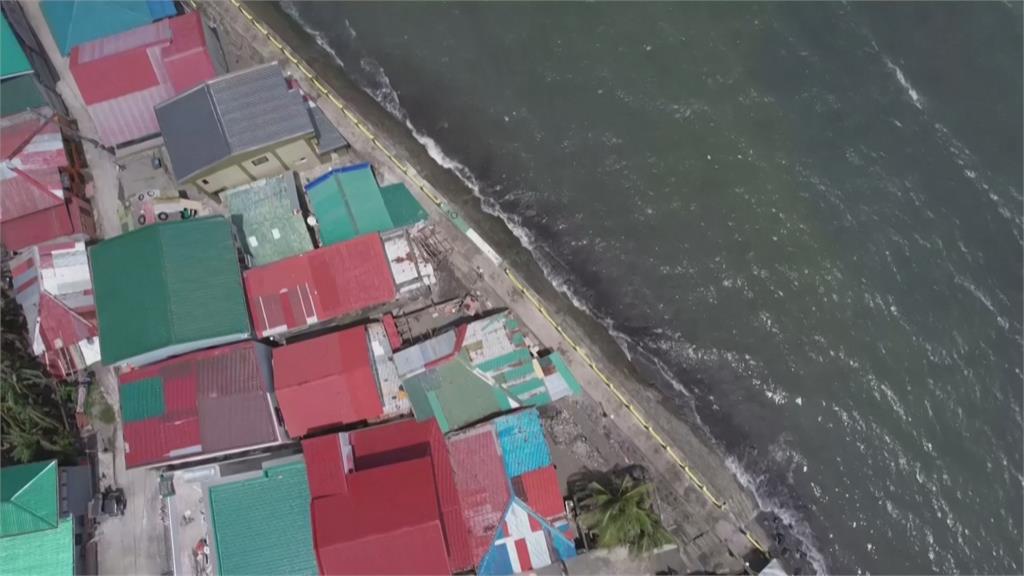 菲律賓油輪外海沉沒　80萬公升燃油外洩釀生態危機