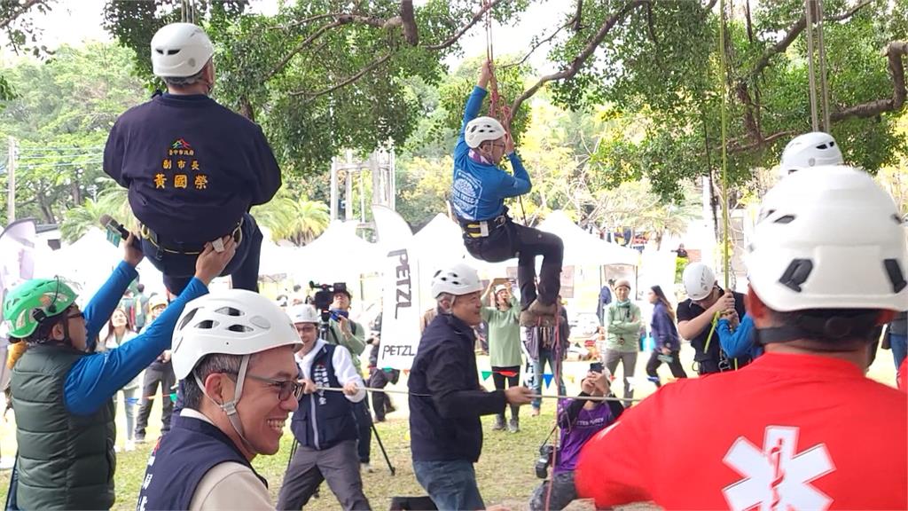 台中公園「攀樹比賽」　9國家50名好手樹上過招