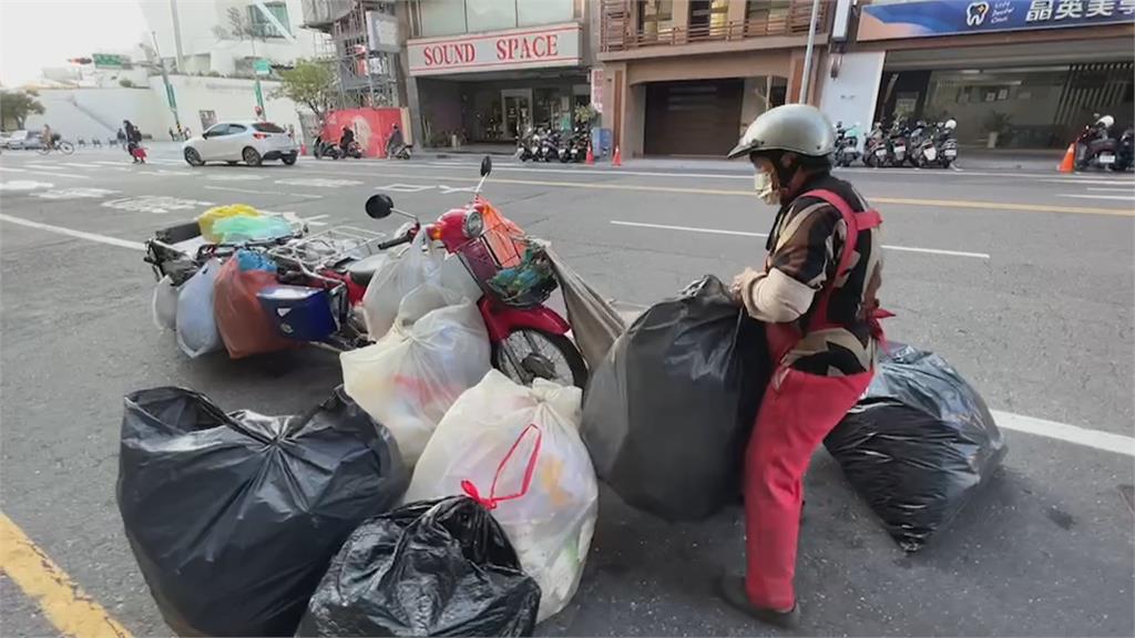 婦用高價「小粉紅」拿來載回收？　兒出面澄清！