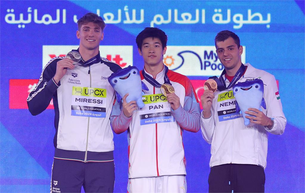 男子100公尺自由式世界紀錄加持　19歲「中國飛魚」潘展樂摘世錦賽金牌