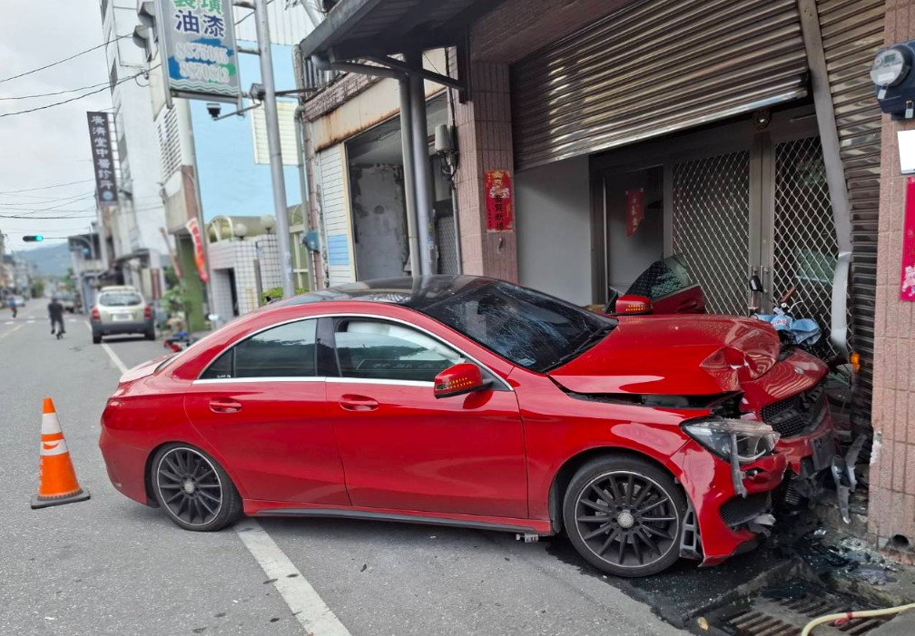 欠6萬車貸未還拒絕交車 男竟開車撞人波及無辜騎士